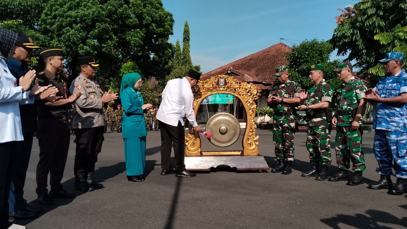 TNI Manunggal Membangun Desa (TMMD) Sengkuyung Tahap III Purbalingga: Investasi Berkelanjutan untuk Desa Tumanggal