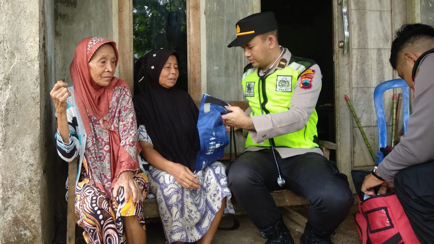 Polres Purbalingga Terus Perkuat Dukungan bagi Korban Tanah Bergerak, Salurkan Bantuan Hingga Trauma Healing