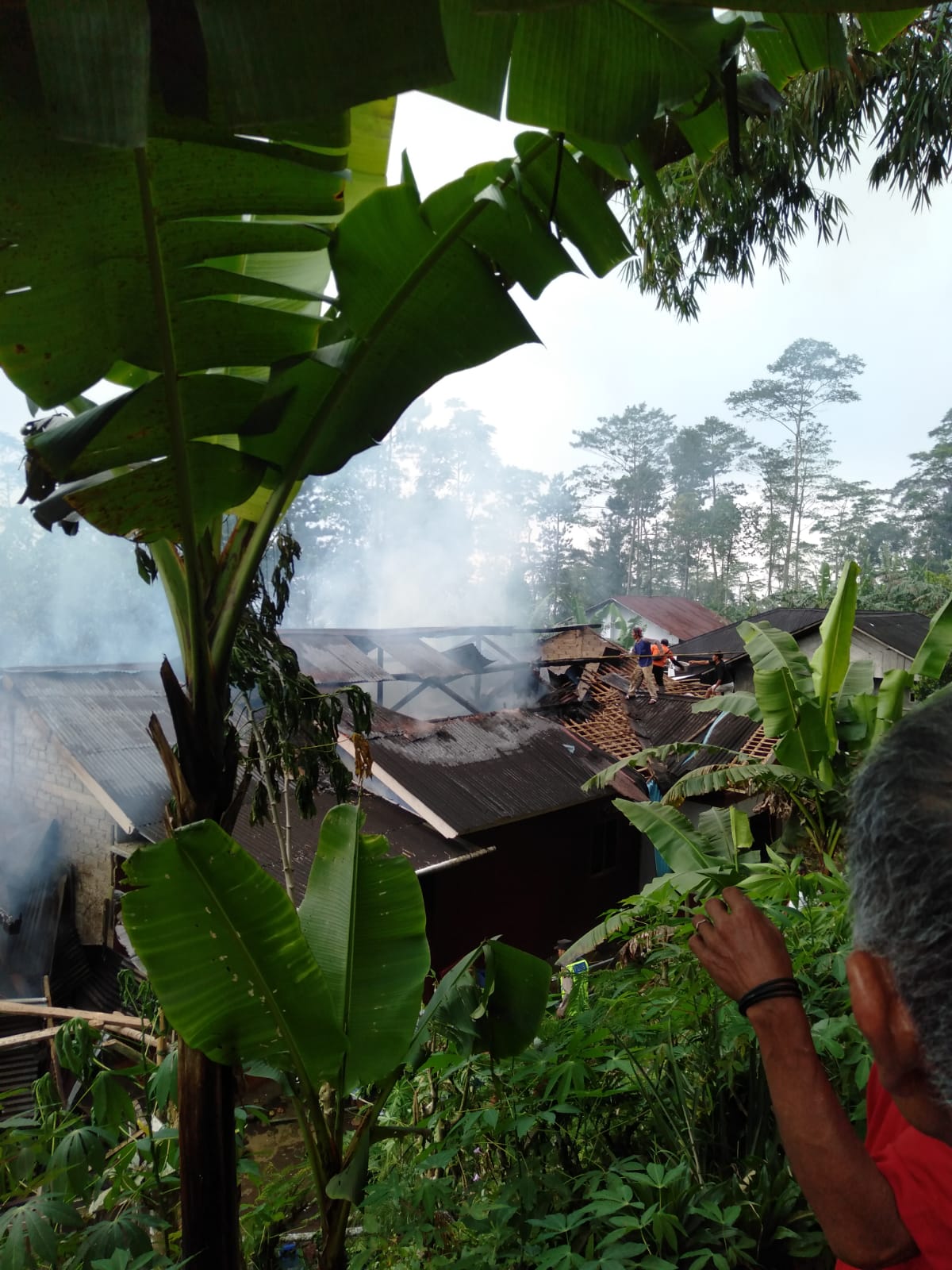 Diduga Lupa Memadamkan Api Saat Memasak, Kebakaran Hanguskan Rumah Warga di Siwarak Purbalingga